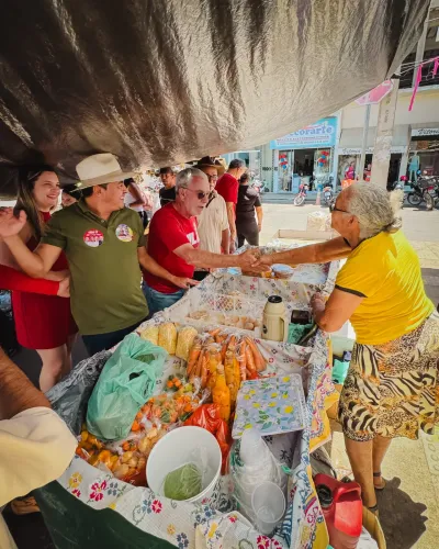 Reunião e caminhada na feira com Gil Rocha — foto 89