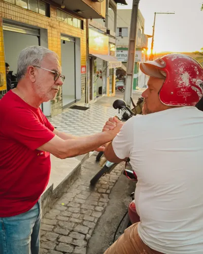 Caminhada no comércio de Ibiassuce — foto 2