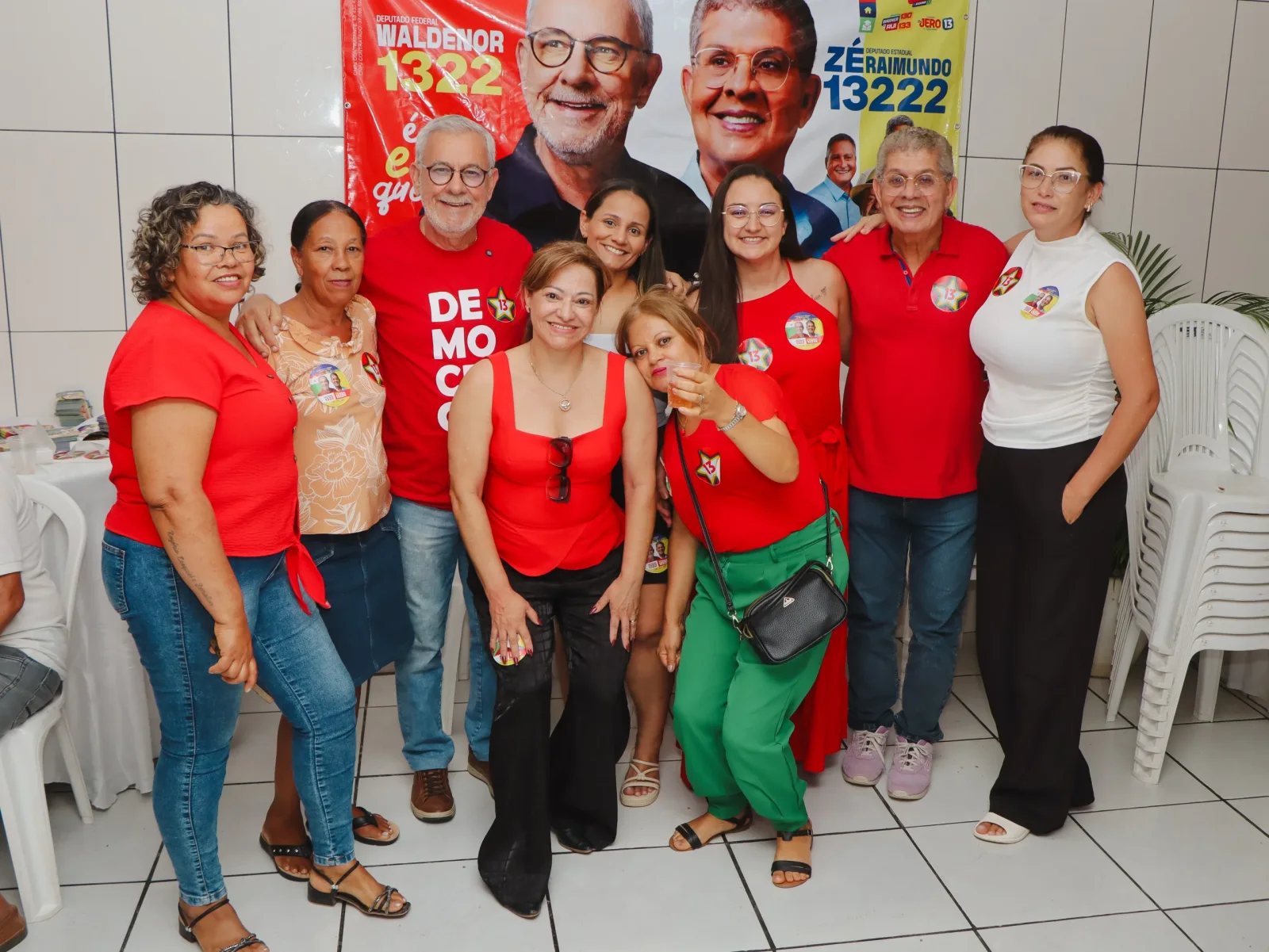Reunião na casa de Leu em Mortugaba