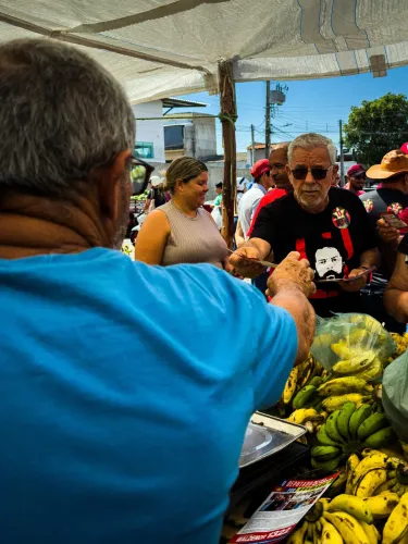 Caminhada na feira — foto 15